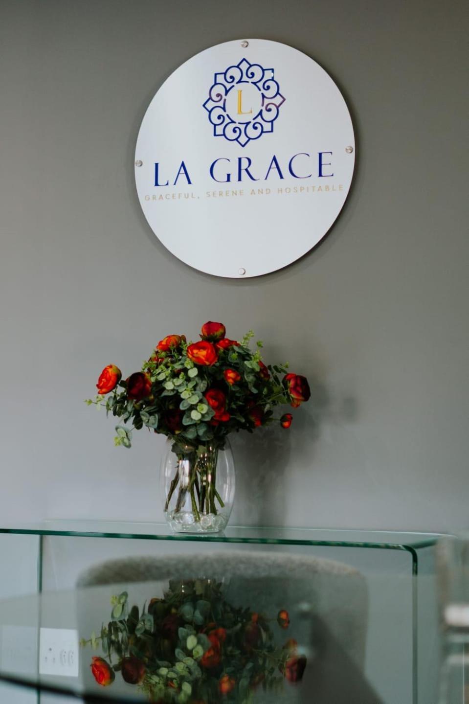 La Grace Hotel Кемптън Парк Екстериор снимка