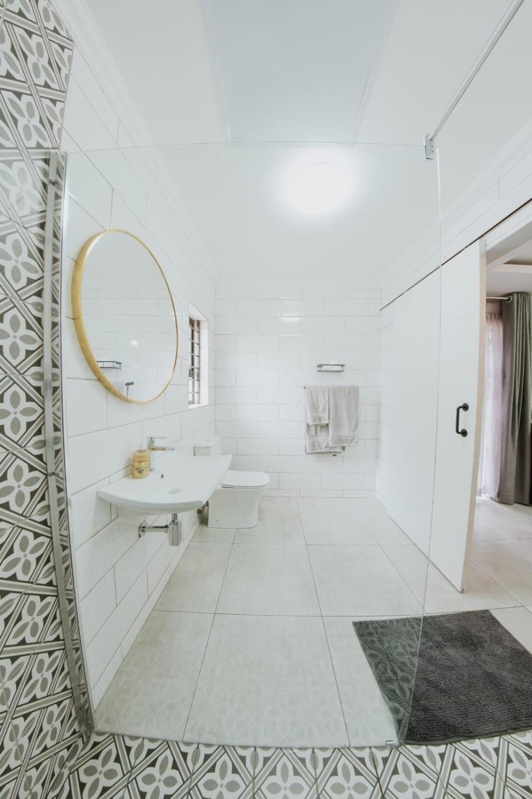 La Grace Hotel Кемптън Парк Екстериор снимка